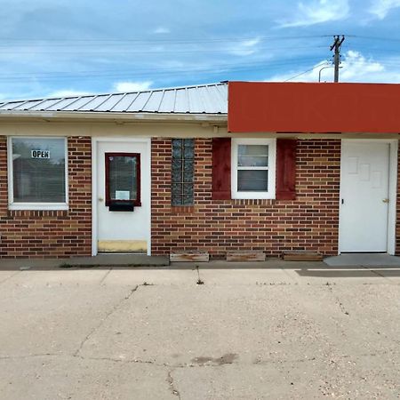 Love Hotels Murdo By Oyo On Interstate 90 Exterior photo