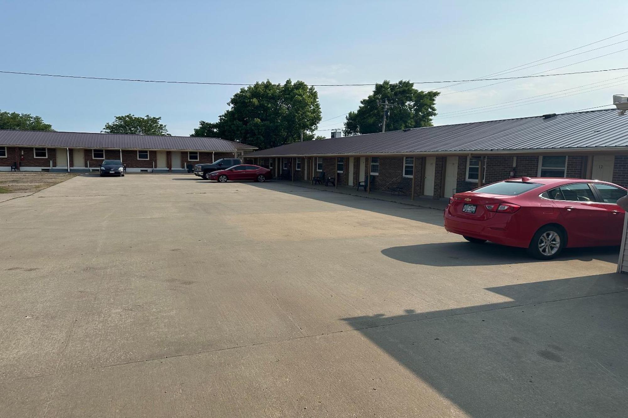 Love Hotels Murdo By Oyo On Interstate 90 Exterior photo